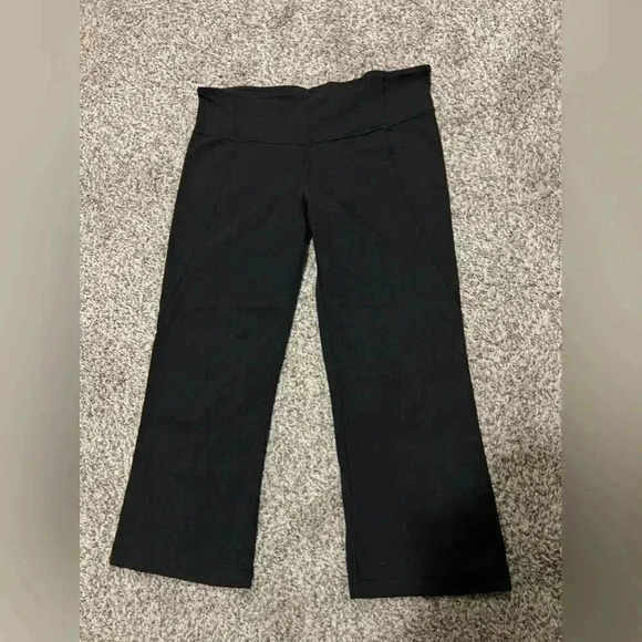 Lululemon size 8 cropped wide leg pants - Picture 2 of 5